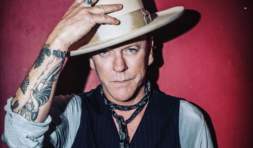 Kiefer Sutherland – hollywoodzki gwiazdor i muzyk w Stodole